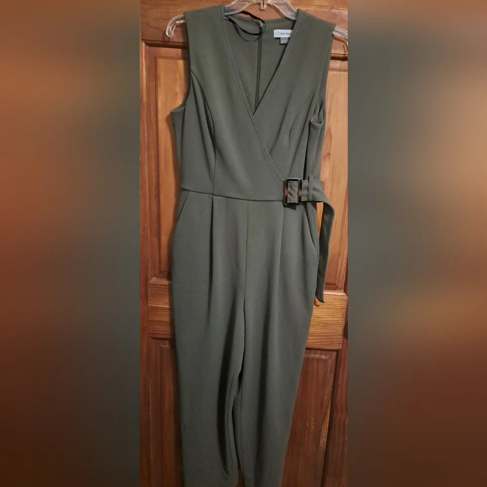 Amazing Calvin Klein pantsuit! - Picture 2 of 5